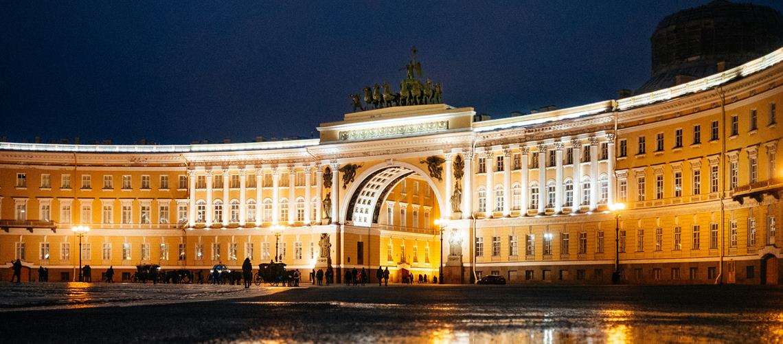 Что привезти из Санкт-Петербурга: популярные и небанальные сувениры