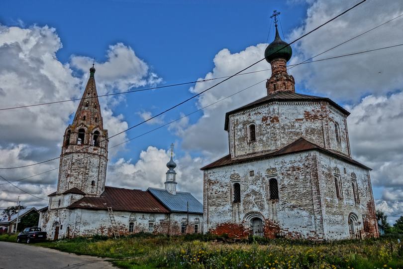 Козьмодемьянская и Крестовоздвиженская церкви