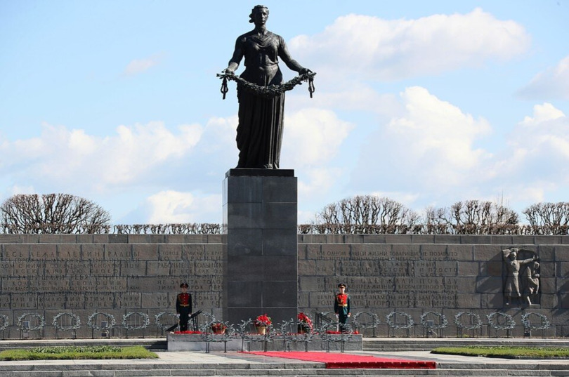 Пискаревское мемориальное кладбище, Санкт-Петербург