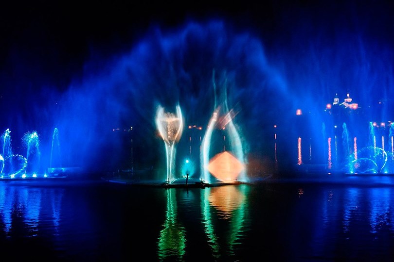 Шоу поющих фонтанов Абрау-Дюрсо