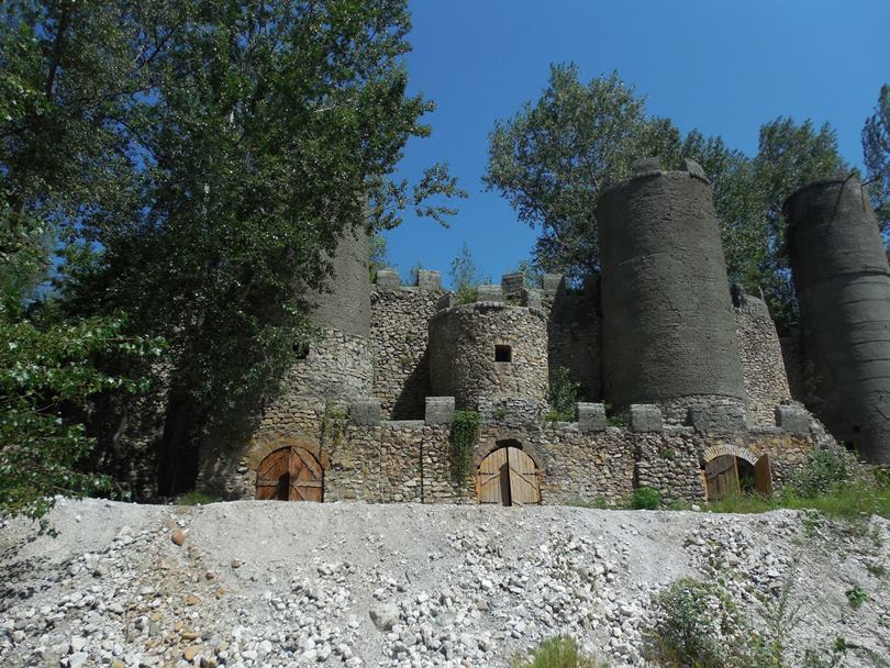 Средневековая крепость Меот