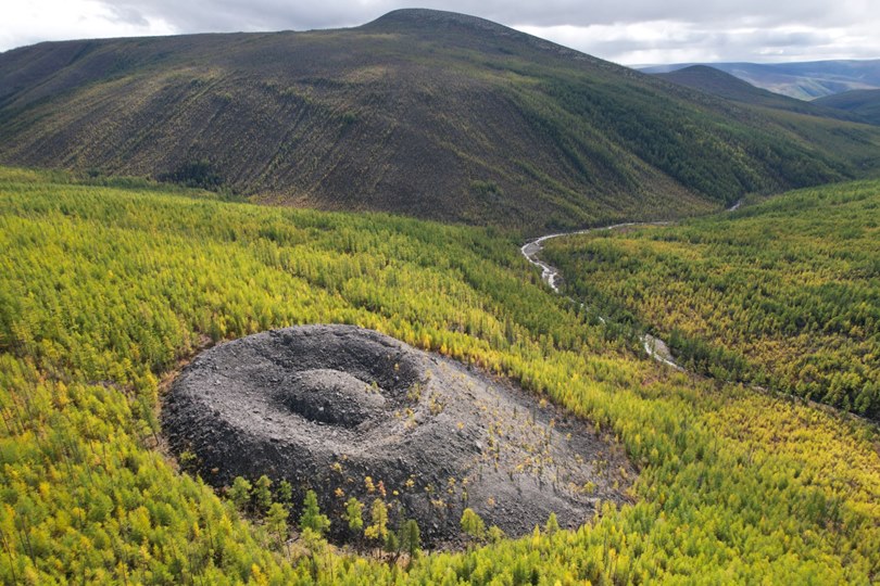 Патомский кратер, Иркутская область