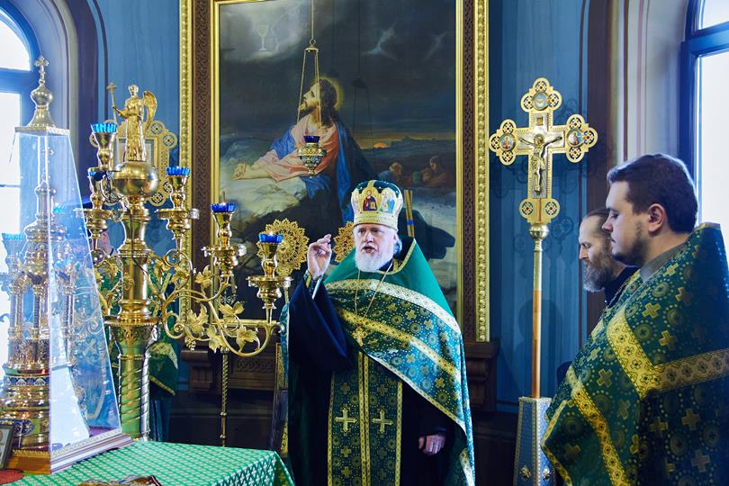 Расписание богослужений во Владимирском соборе
