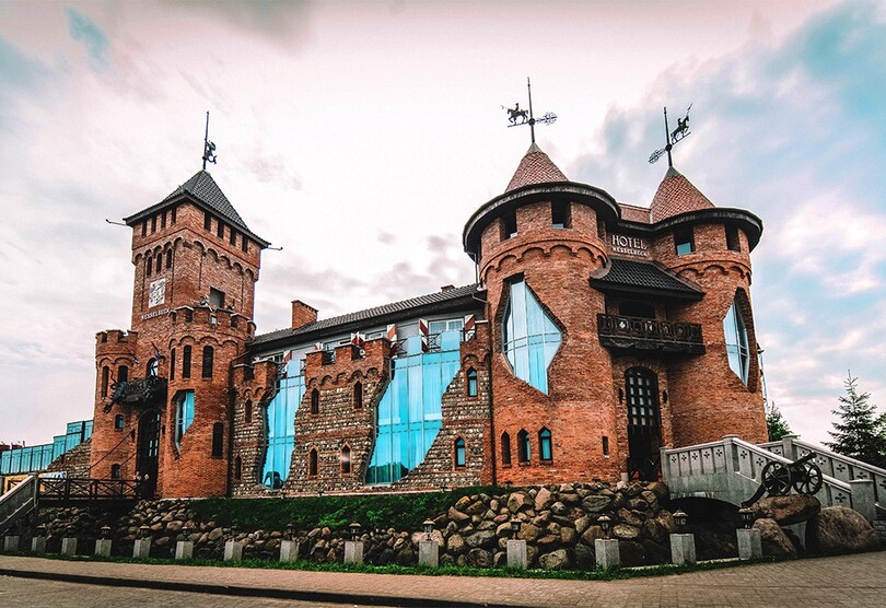 Тевтонский замок Нессельбек – Калининградская область, в 2 км от г. Калининграда и в 12,4 км от г. Гурьевска.