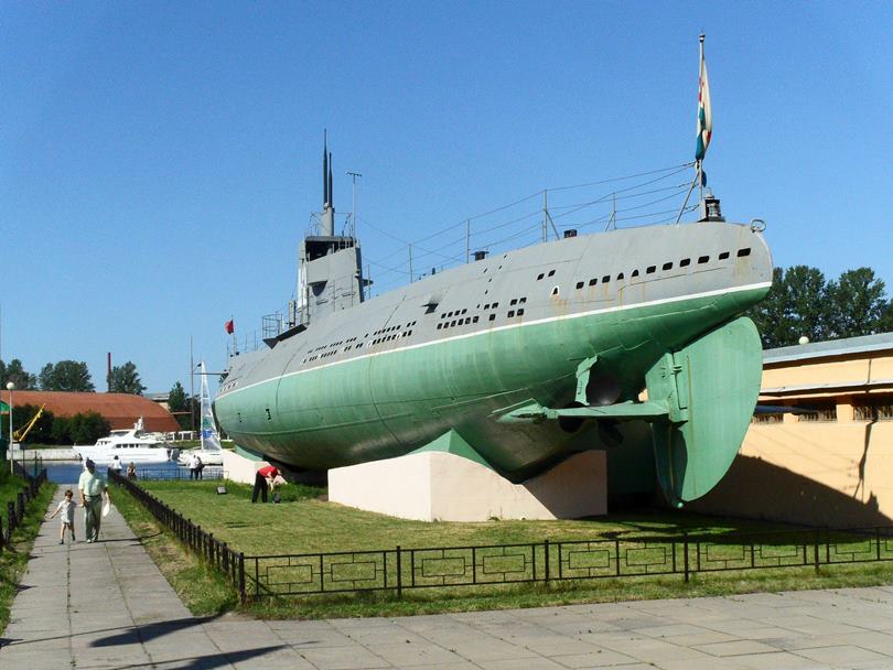 Музей-подводная лодка Д-2 «Народоволец» на Васильевском острове