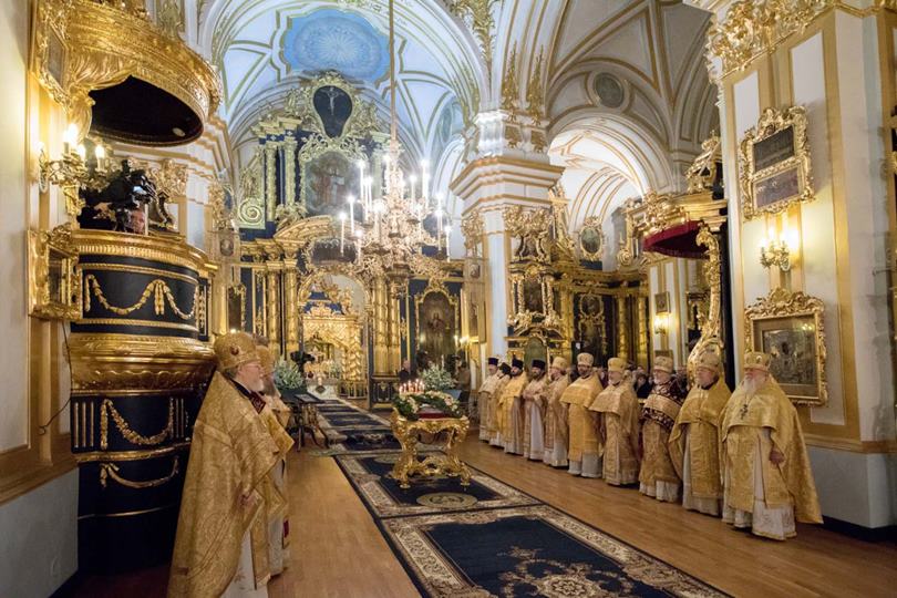 Внутреннее убранство Никольского собора в Санкт-Петербурге