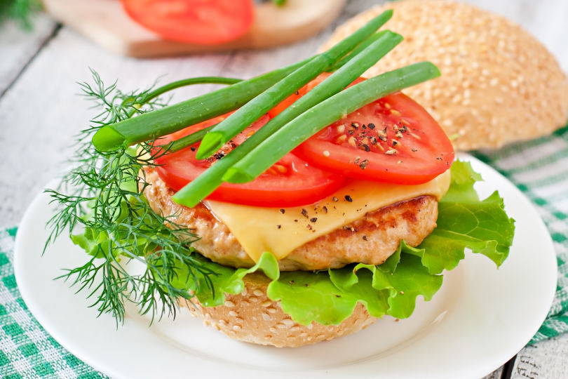 15 продуктов, которые можно взять в поезд на сутки