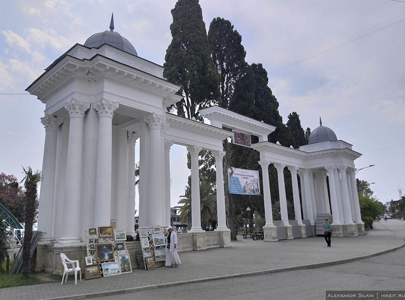 Колоннада в сухуми. Колоннада в сухуми