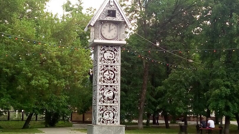 Скульптура «Часы с кукушкой»