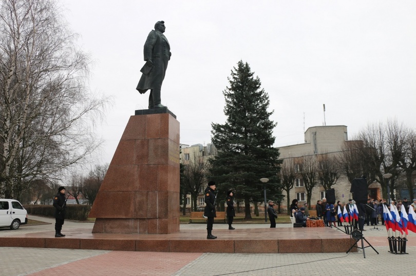Памятник Черняховскому