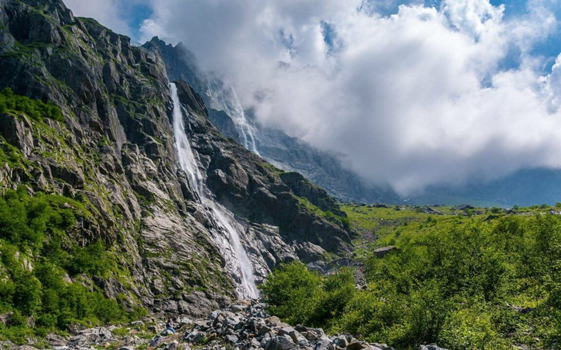 Мидаграбинские водопады Осетии