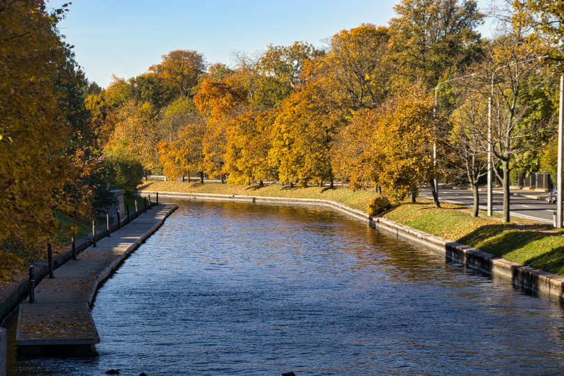 Лучшие места для осенних прогулок в городе